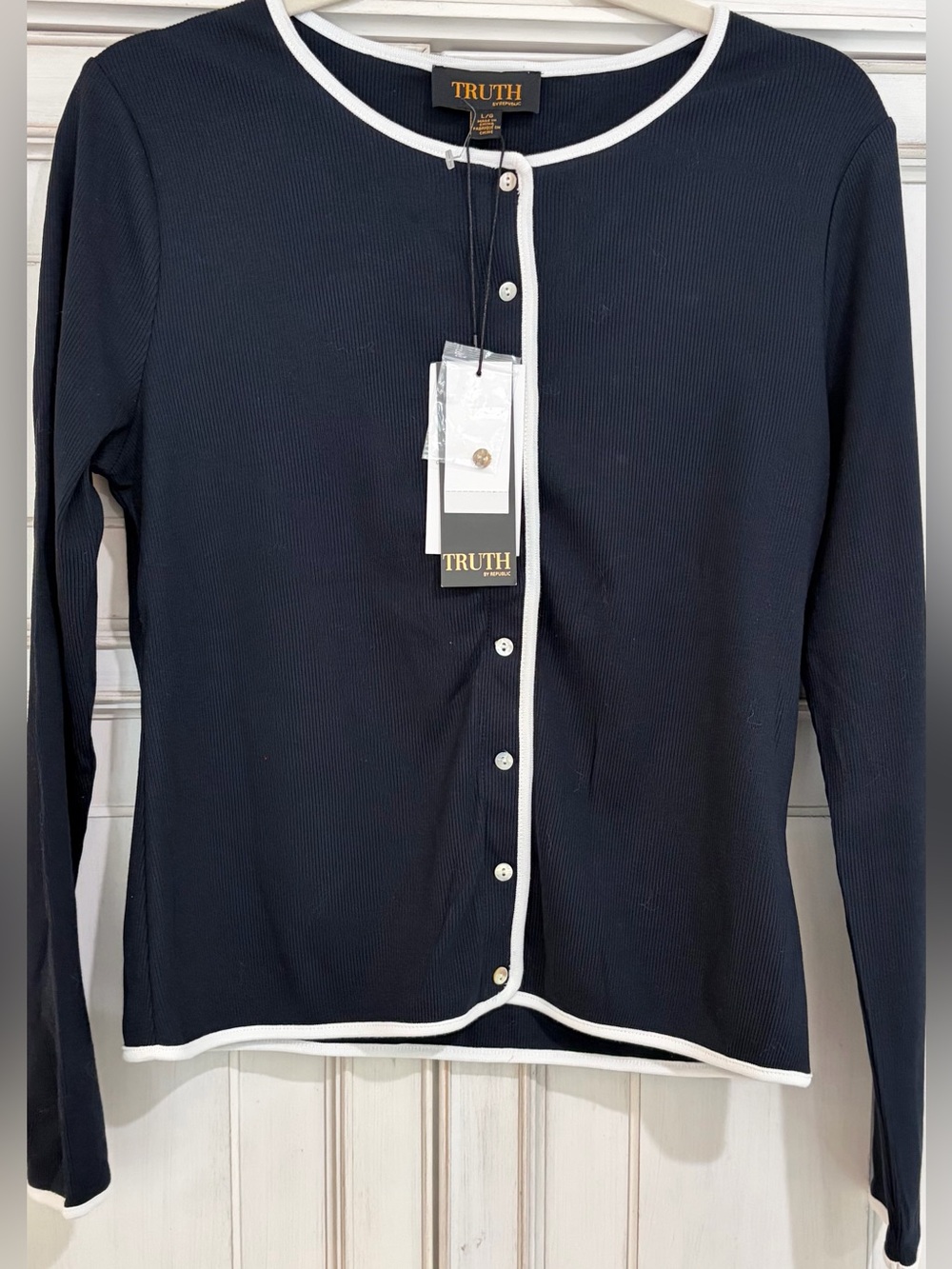 NWT SZ L TRUTH Navy Button-Front Ribbed Top with White Trim